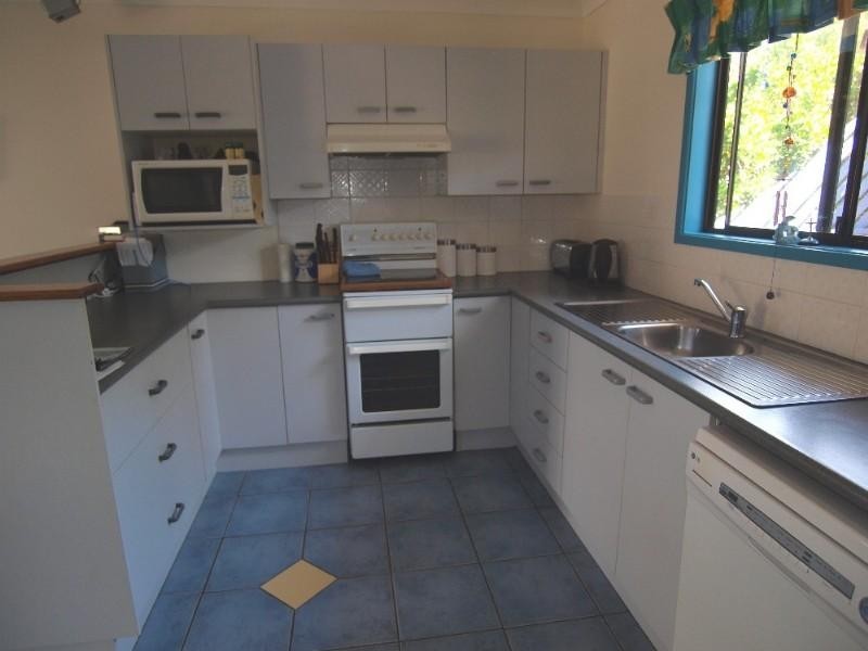 10 Tallawang Avenue, Malua Bay NSW 2536