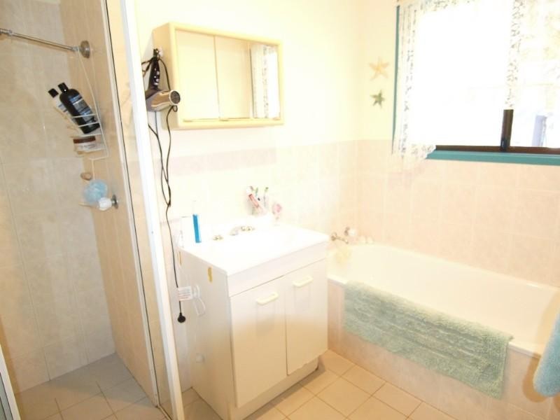 10 Tallawang Avenue, Malua Bay NSW 2536