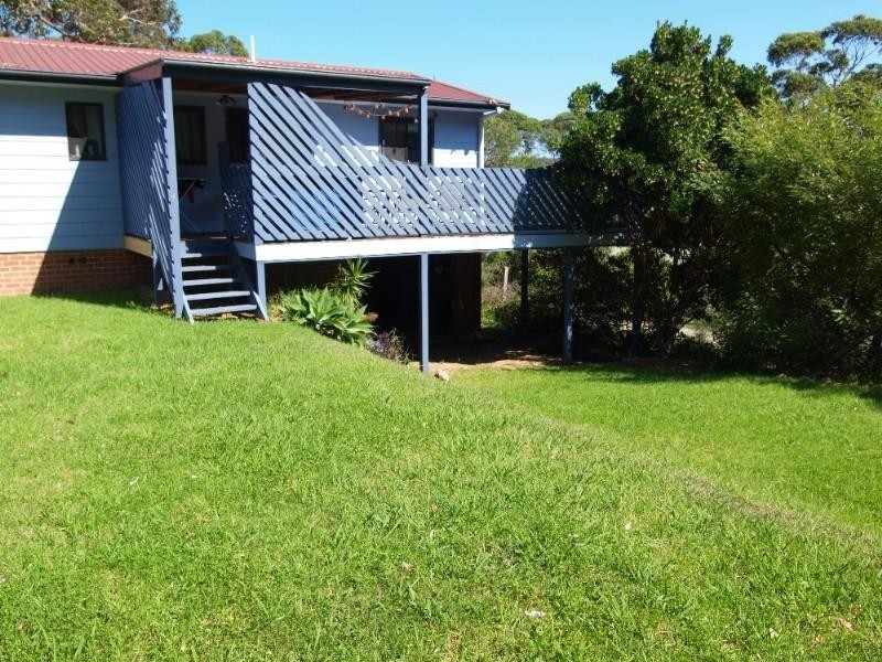 10 Tallawang Avenue, Malua Bay NSW 2536