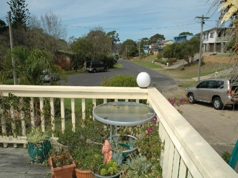 17 Merinda Street, Malua Bay NSW 2536