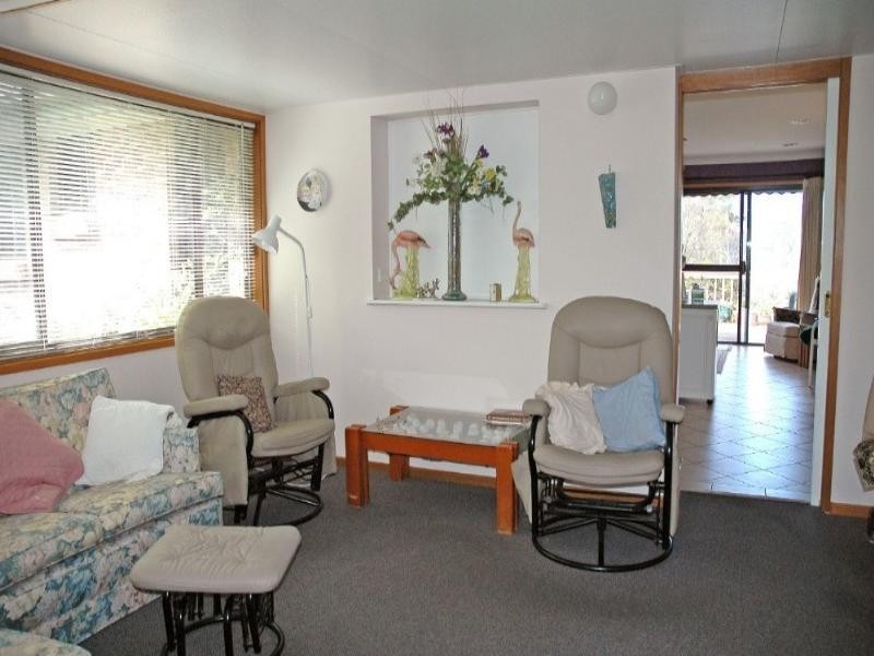 17 Merinda Street, Malua Bay NSW 2536