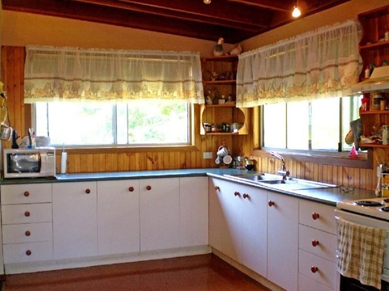 8 Runnyford Road, Nelligen NSW 2536