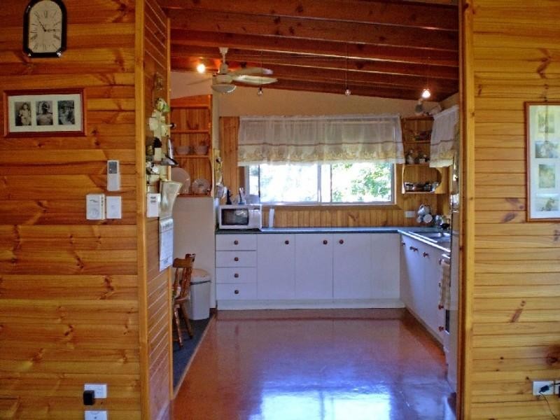 8 Runnyford Road, Nelligen NSW 2536