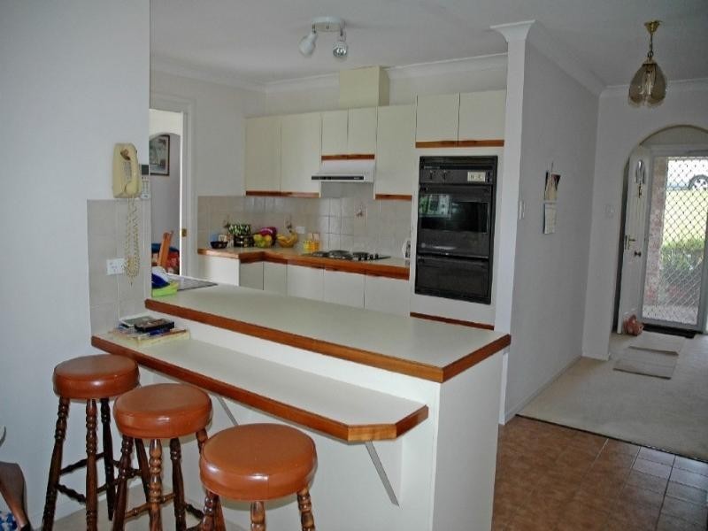 11 Lincoln Crescent, North Batemans Bay NSW 2536