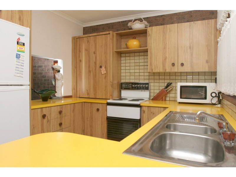 2/12 Parker Avenue, Surf Beach NSW 2536