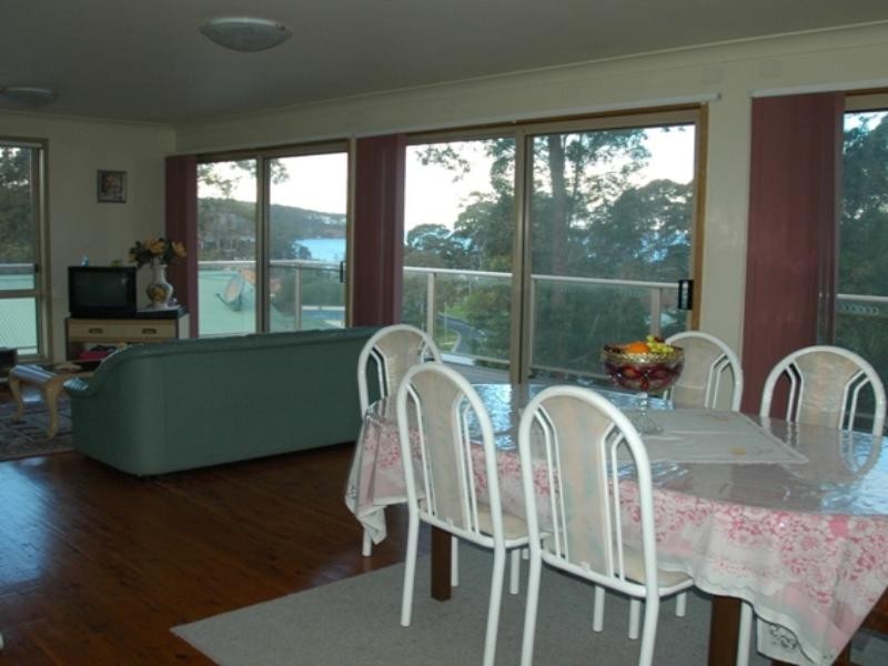 11 Hawks Nest Place, Batemans Bay NSW 2536