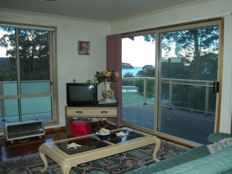 11 Hawks Nest Place, Batemans Bay NSW 2536
