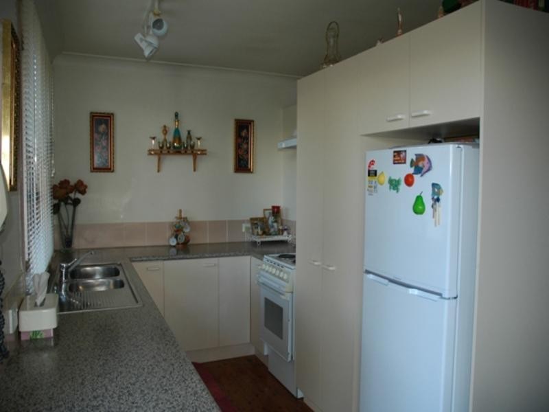 11 Hawks Nest Place, Batemans Bay NSW 2536