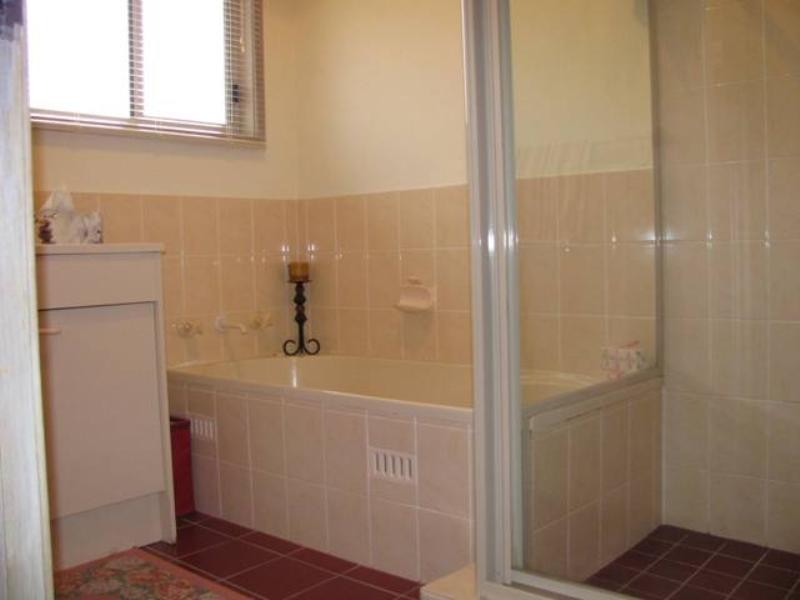 11 Hawks Nest Place, Batemans Bay NSW 2536