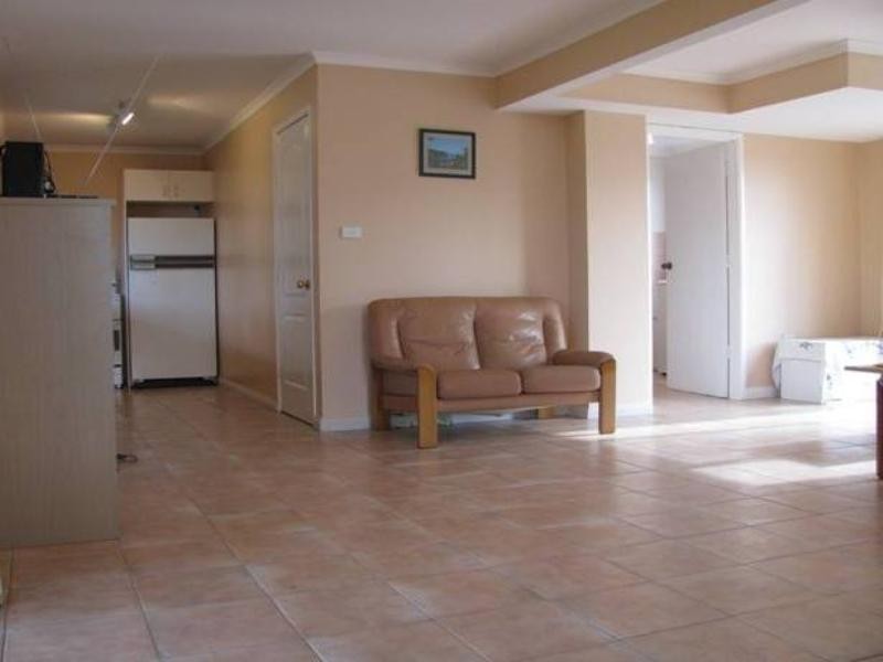 11 Hawks Nest Place, Batemans Bay NSW 2536