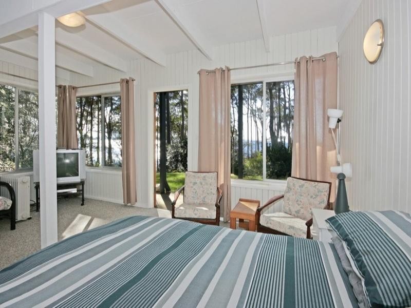 16 Lilli Pilli Road, Batemans Bay NSW 2536