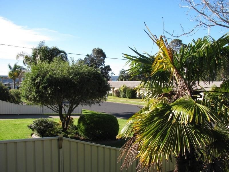 24 Peter Crescent, Batehaven NSW 2536