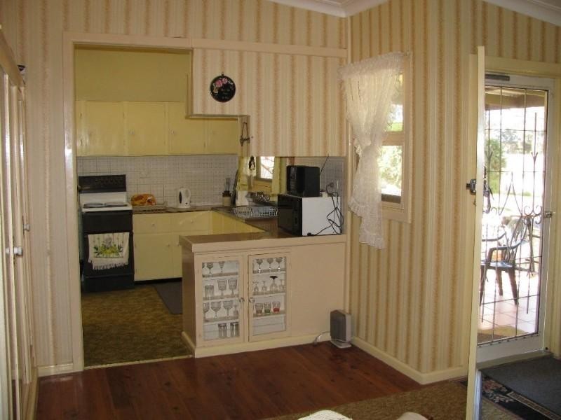 24 Peter Crescent, Batehaven NSW 2536