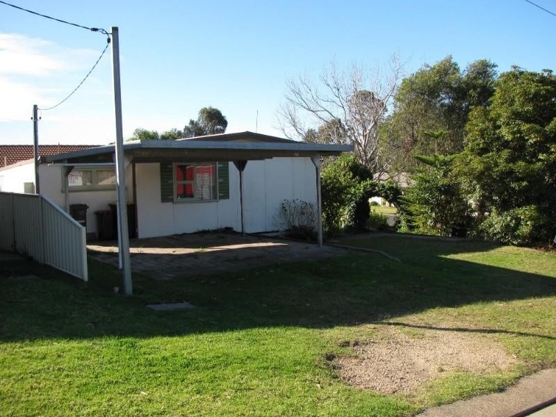 24 Peter Crescent, Batehaven NSW 2536