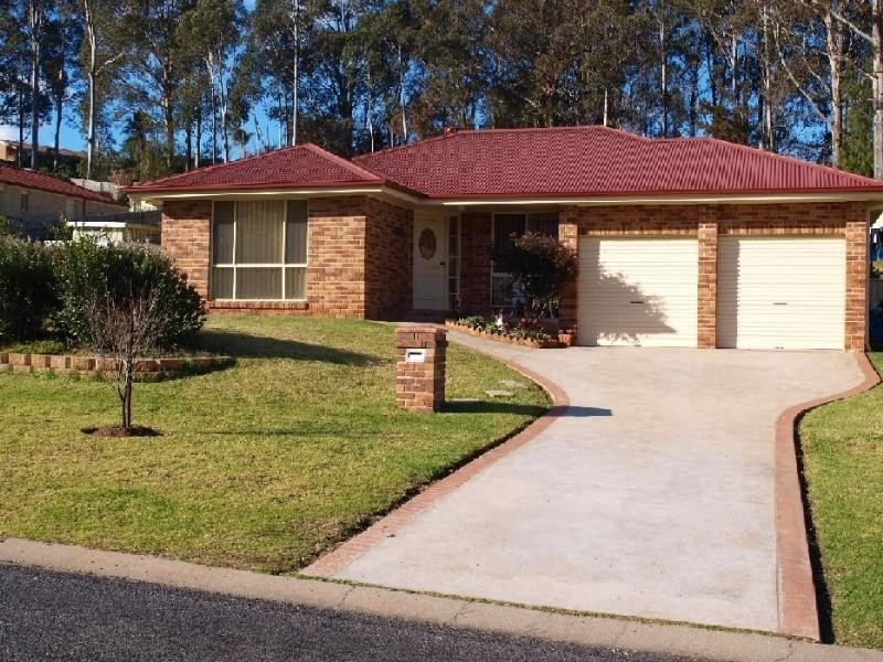 11 Angophora Place, Batemans Bay NSW 2536