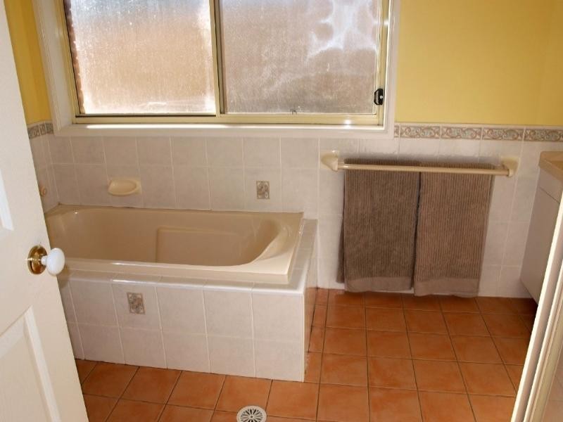 11 Angophora Place, Batemans Bay NSW 2536