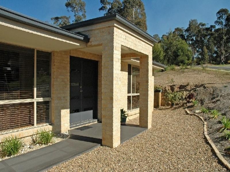 8 Bunderra Circuit, Lilli Pilli NSW 2536