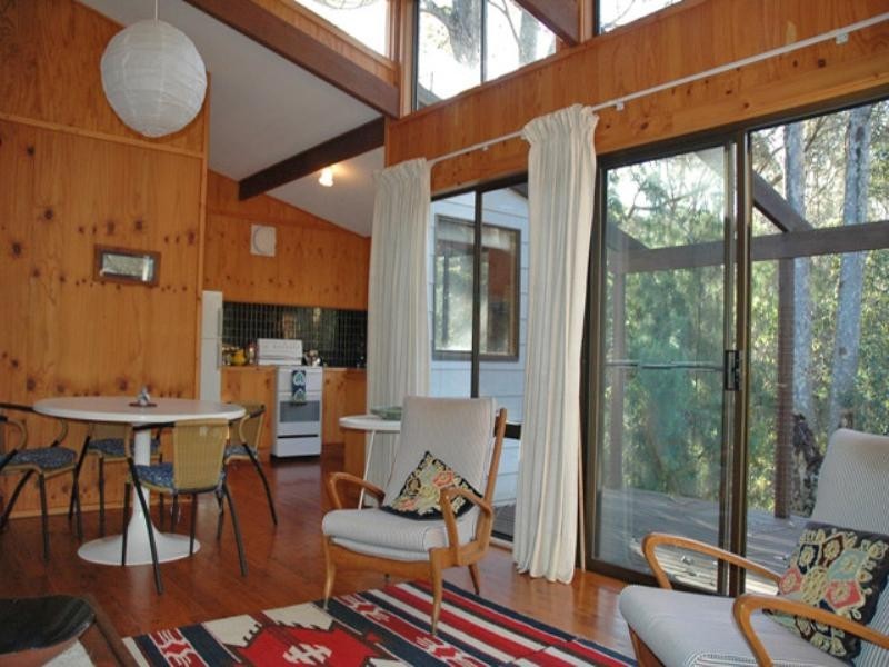 8 Rosedale Parade, Batemans Bay NSW 2536