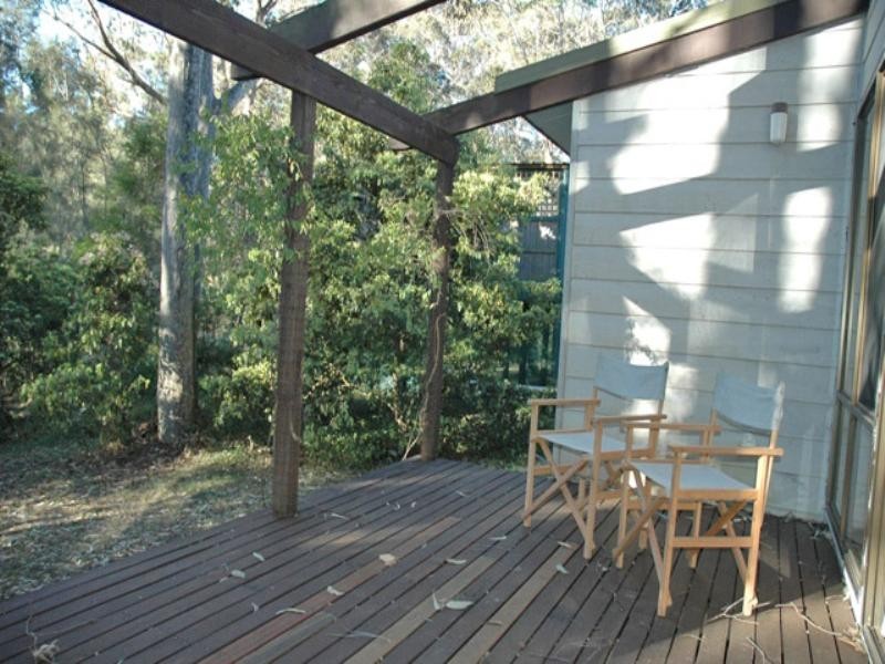 8 Rosedale Parade, Batemans Bay NSW 2536