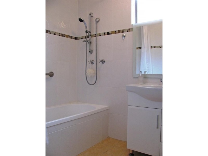 121 Ainslie Parade, Tomakin NSW 2537