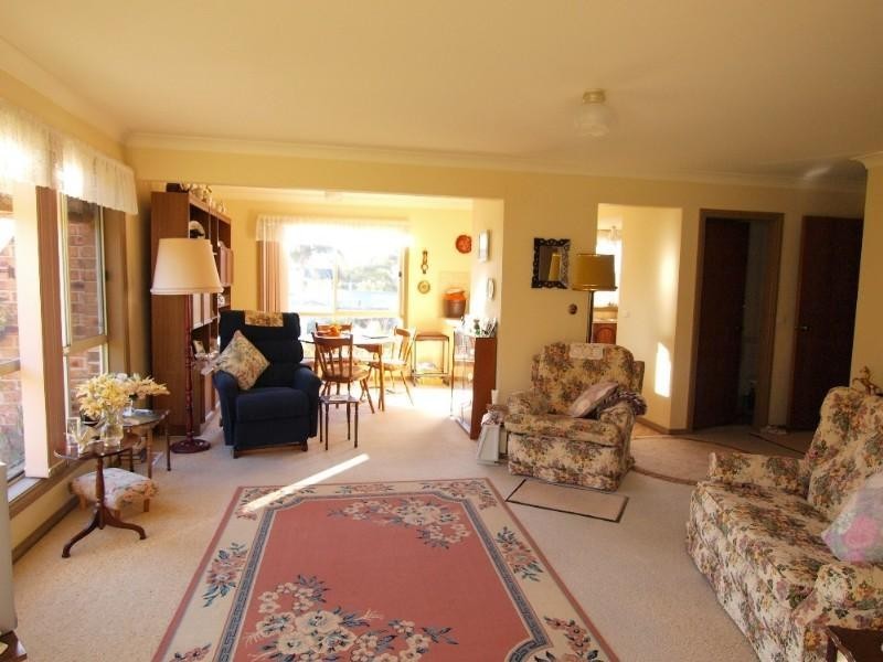 4/4-6 Crag Road, Batehaven NSW 2536
