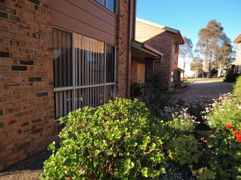 4/4-6 Crag Road, Batehaven NSW 2536