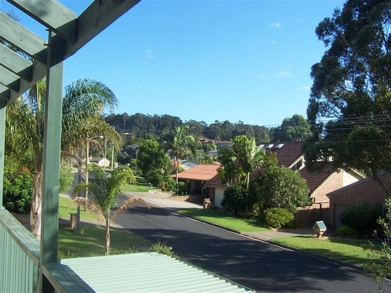 2/4 Cook Avenue, Surf Beach NSW 2536