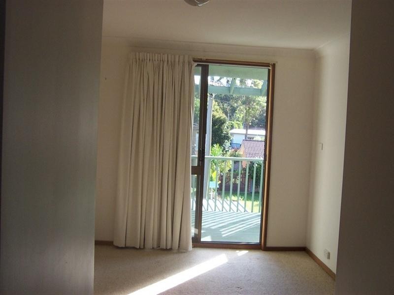 2/4 Cook Avenue, Surf Beach NSW 2536