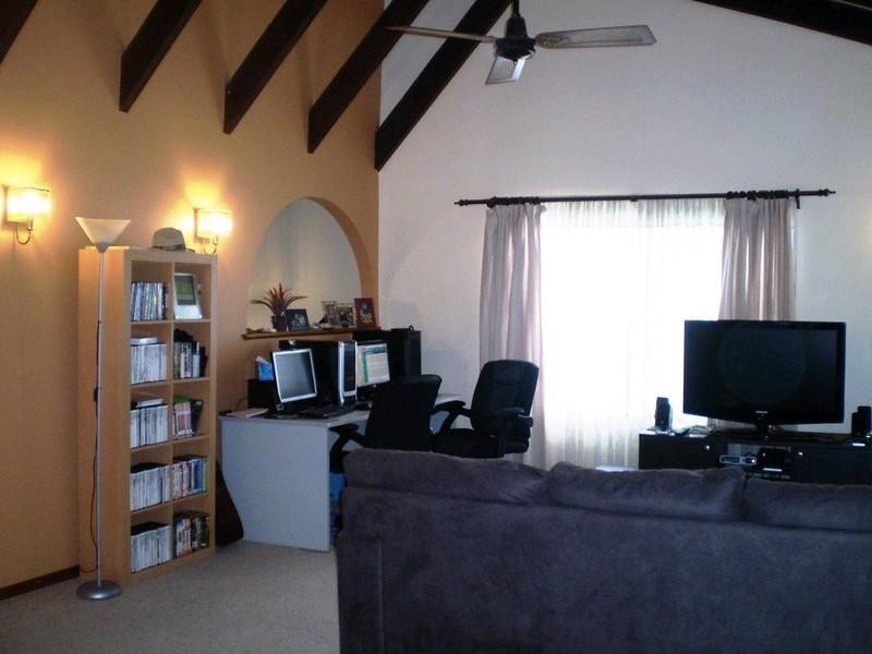 100 Country Club Drive, Catalina NSW 2536