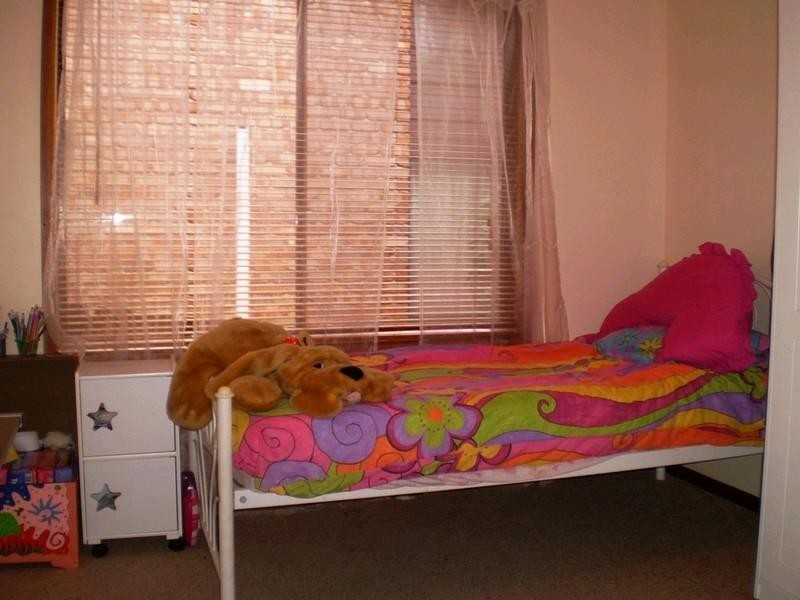 100 Country Club Drive, Catalina NSW 2536