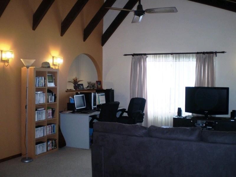 100 Country Club Drive, Catalina NSW 2536