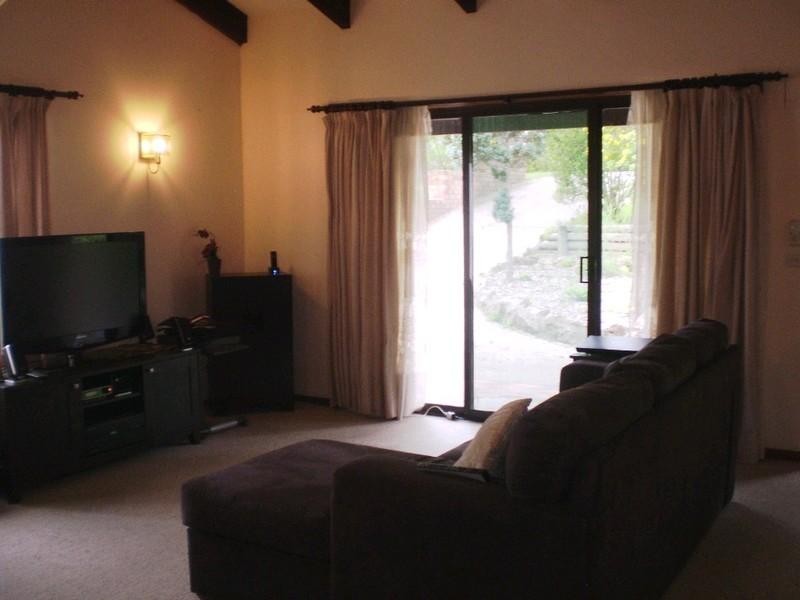 100 Country Club Drive, Catalina NSW 2536