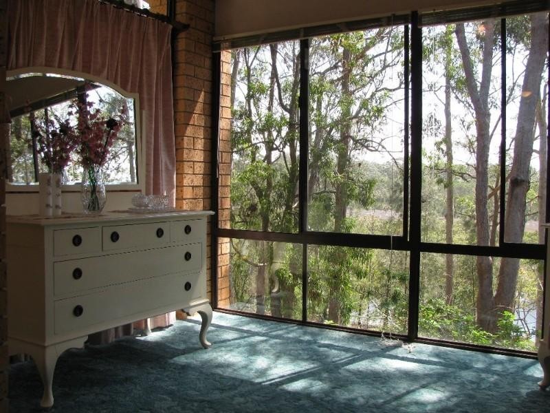 35 Annetts Parade, Mossy Point NSW 2537