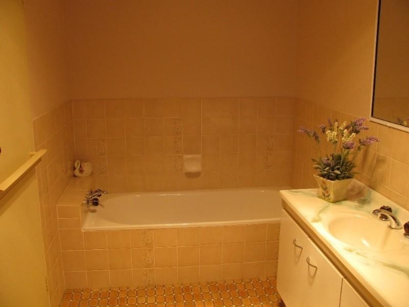 35 Annetts Parade, Mossy Point NSW 2537