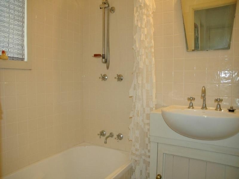 27 Rosedale Parade, Batemans Bay NSW 2536