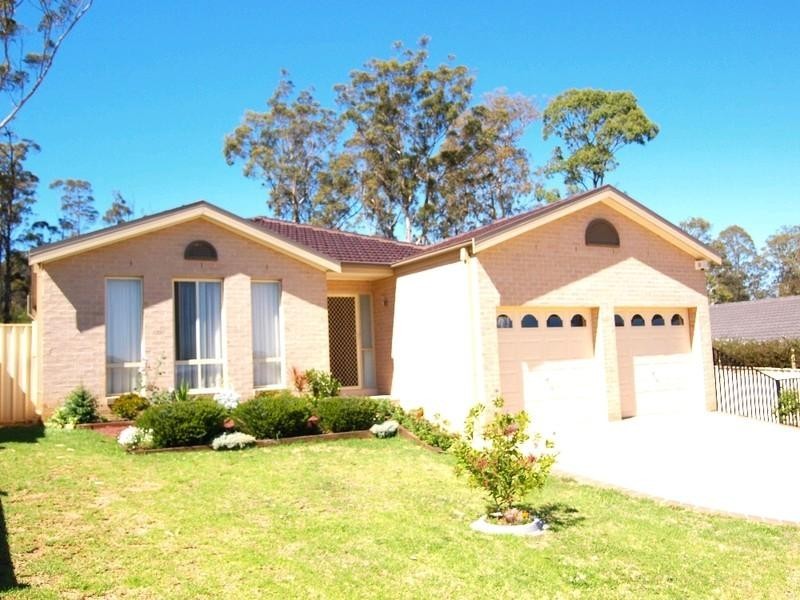 10 Batman Place, Sunshine Bay NSW 2536