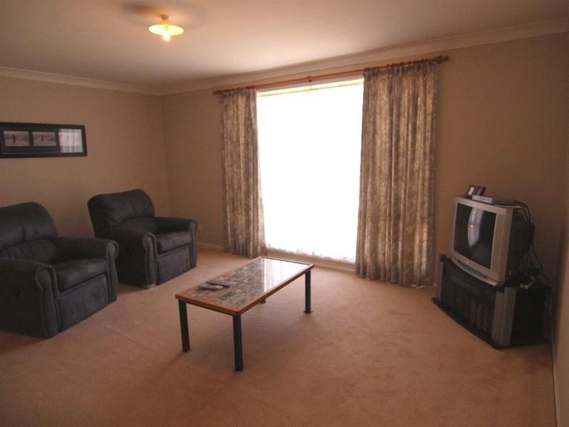 10 Batman Place, Sunshine Bay NSW 2536