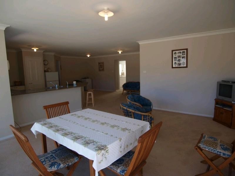 10 Batman Place, Sunshine Bay NSW 2536