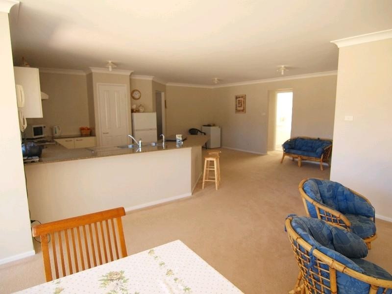 10 Batman Place, Sunshine Bay NSW 2536