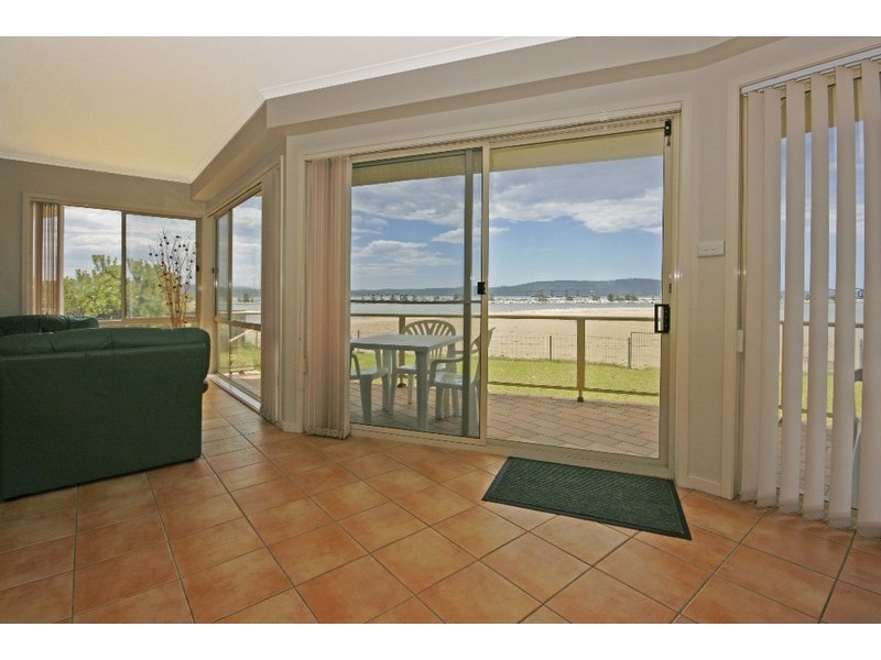 2/45 Beach Road, Batemans Bay NSW 2536