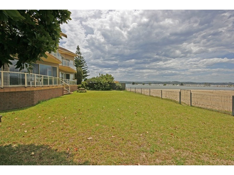 2/45 Beach Road, Batemans Bay NSW 2536