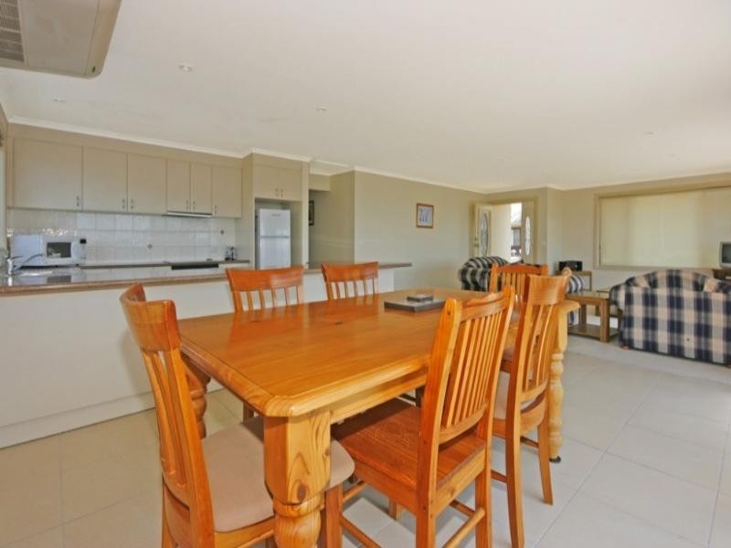 1/380 Beach Road, Batehaven NSW 2536