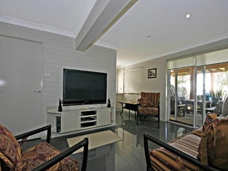 674 Beach Road, Surf Beach NSW 2536