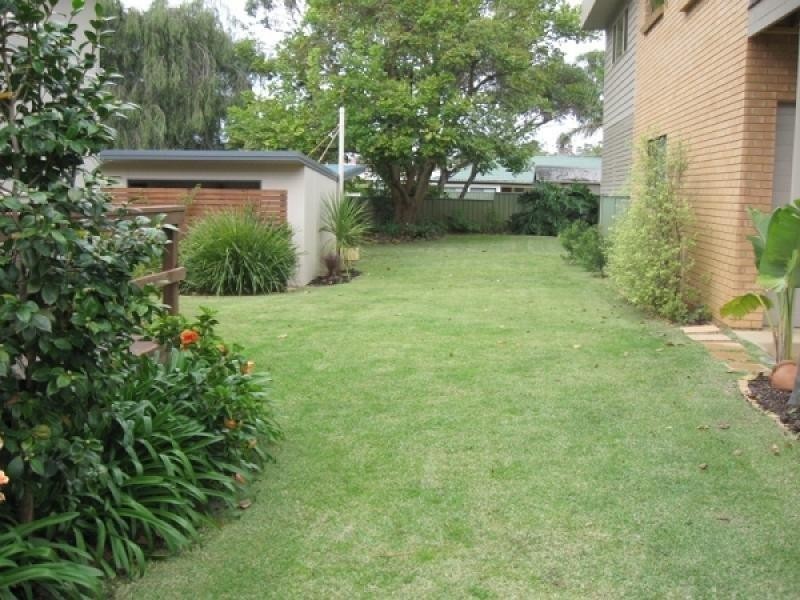 6 Clarke Street, Broulee NSW 2537