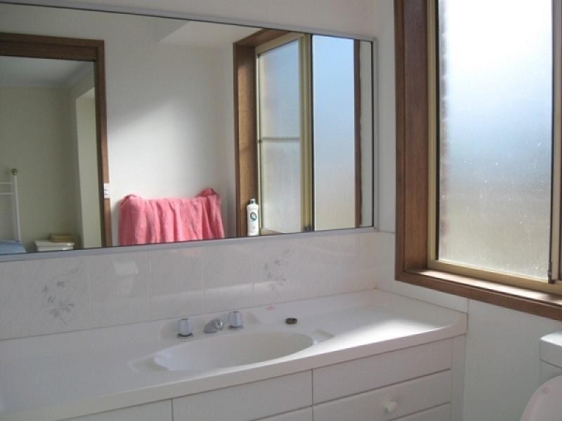 41 Deakin Parade, Tomakin NSW 2537