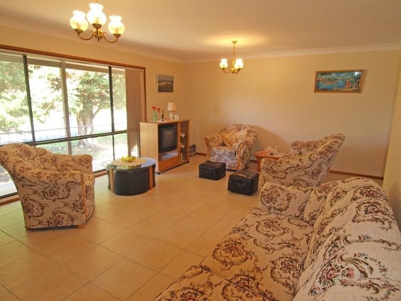 52 Pacific Road, Surf Beach NSW 2536