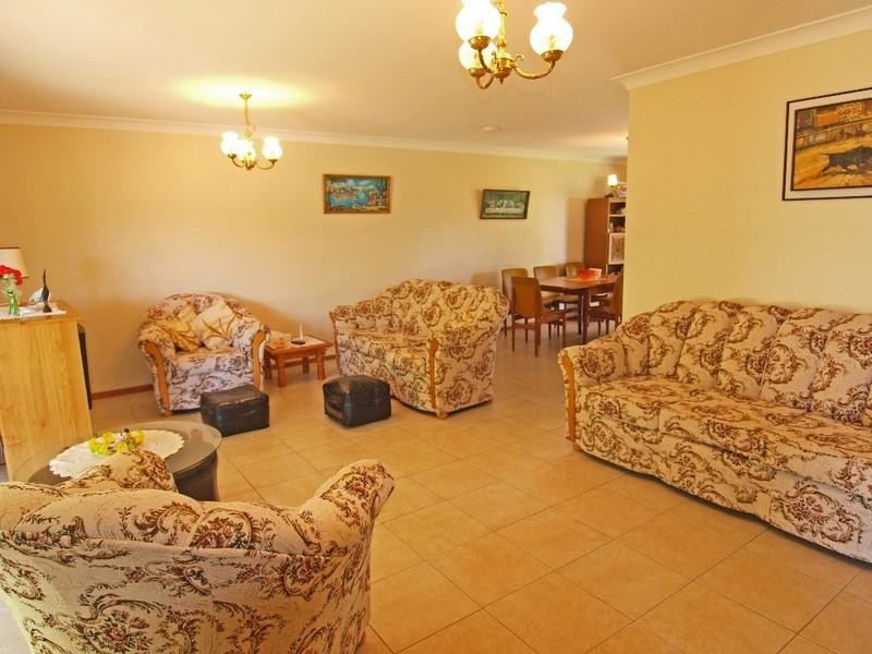 52 Pacific Road, Surf Beach NSW 2536
