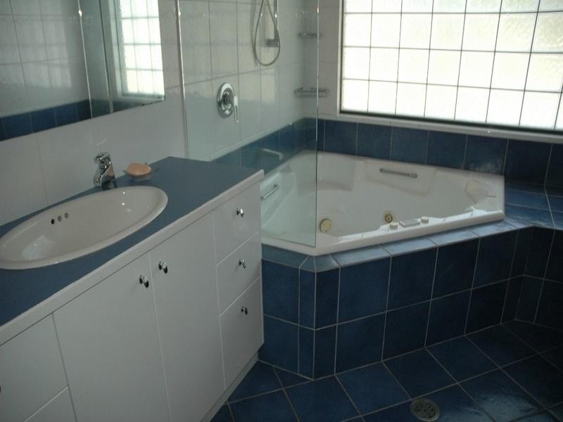 8 Cooks Crescent, Rosedale NSW 2536