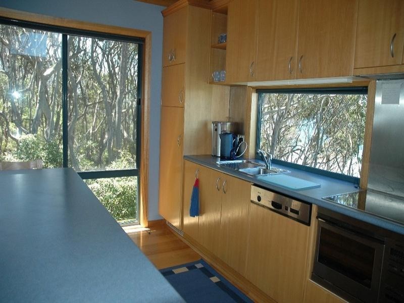 8 Cooks Crescent, Rosedale NSW 2536