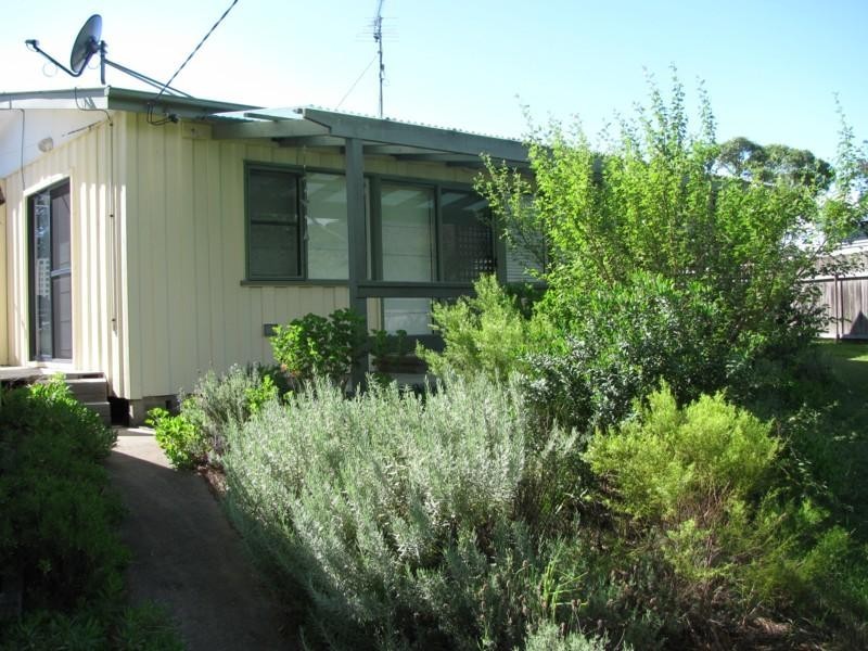 28 Smith Street, Broulee NSW 2537